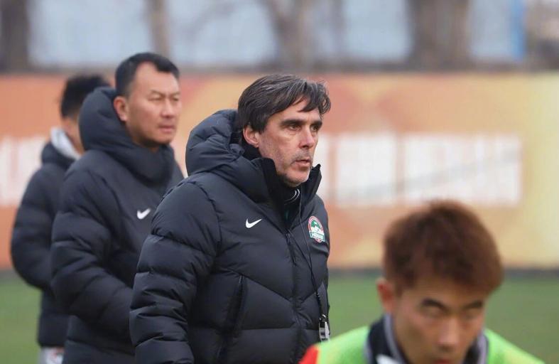 开云权威入口-牛梓屹不去大连了!拉帅开启高原魔鬼训练,西乙边锋加盟只差官宣